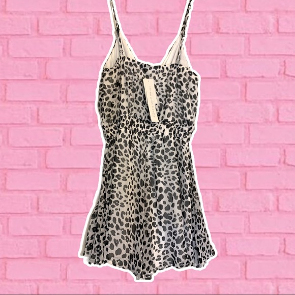 Leopard Print Romper - Picture 3 of 4